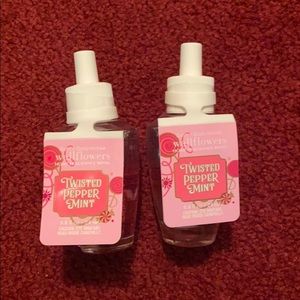 NWT BBW Twisted Peppermint Wallflowers